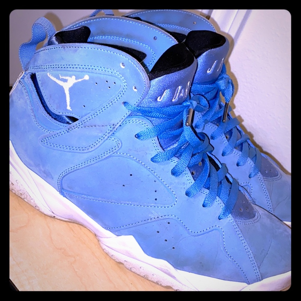 COPY - Pre owned North Carolina Jordan retro 7’s